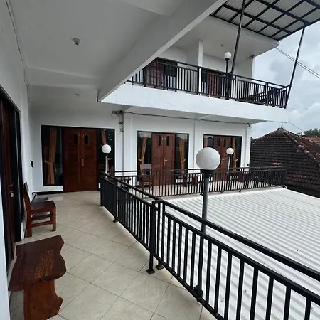 Cozzy Canggu 77 Guest House